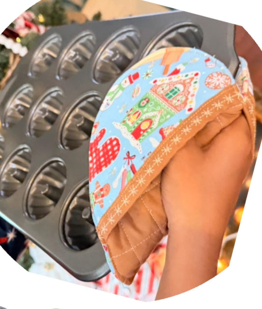 Sweetheart Oven Mitt